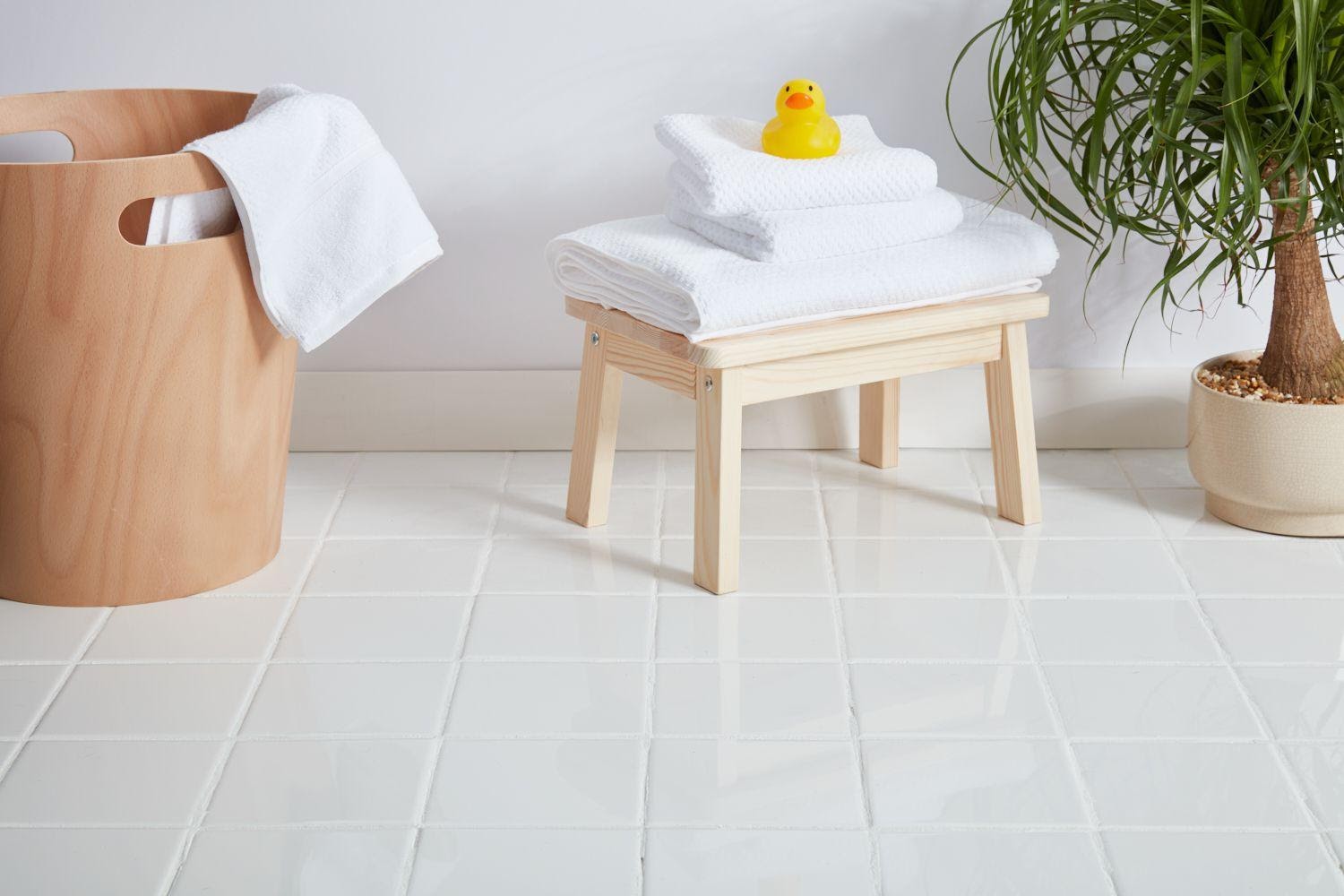 Top Benefits and Drawbacks of Using Ceramic Floor Tiles in Bedrooms